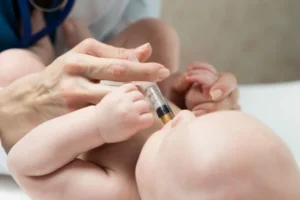 دراسة تكشف العلاقة بين المضاد الحيوي والبلوغ المبكر