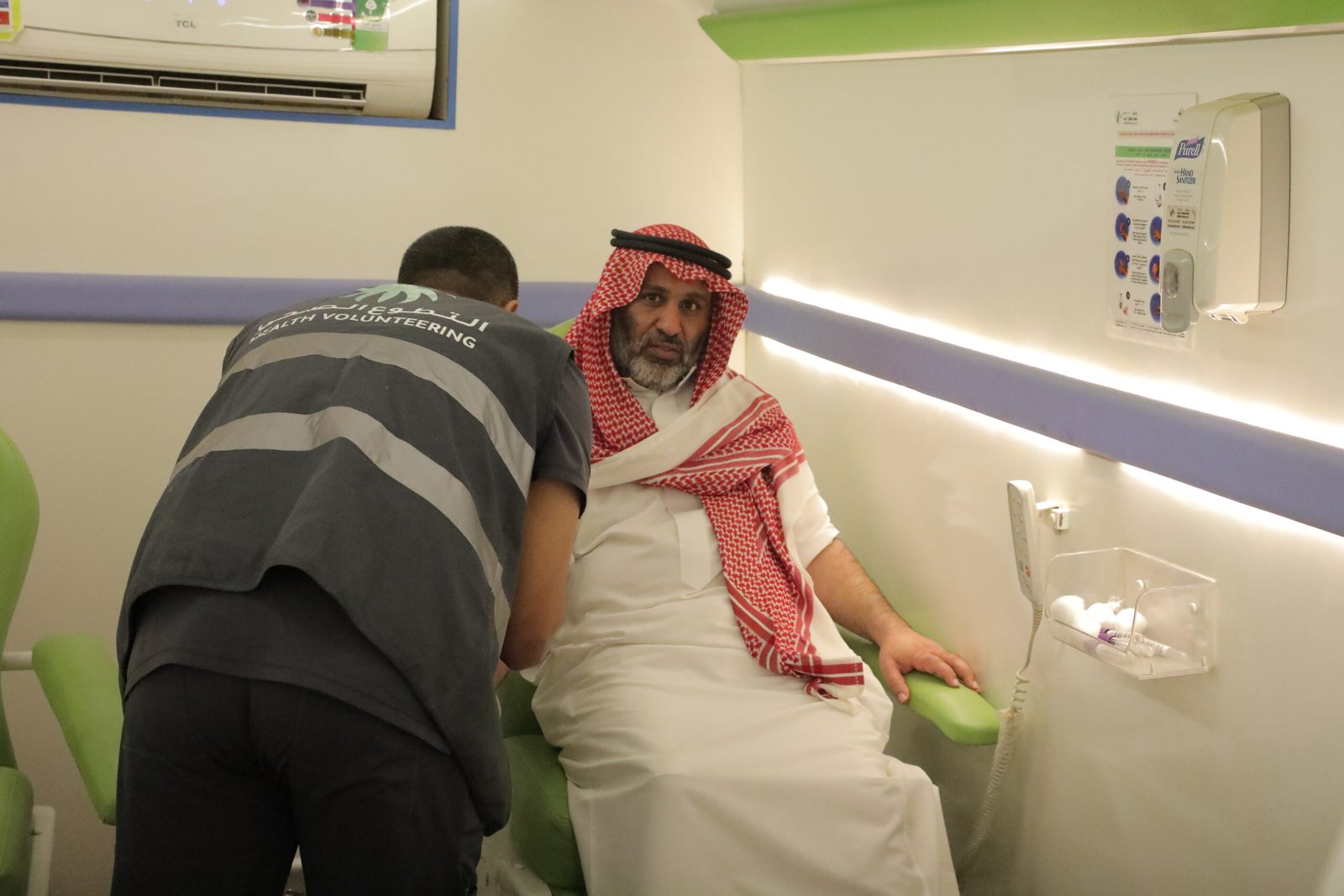 مكتبة منير الملحم تنظم حملة للتبرع بالدم
