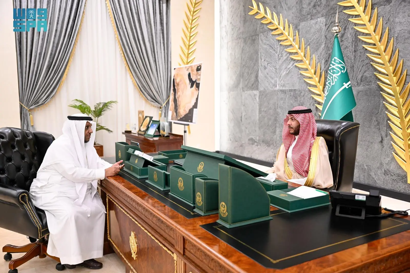 الأمير سعود بن نهار يطلع على أعمال تجمع الطائف الصحي 