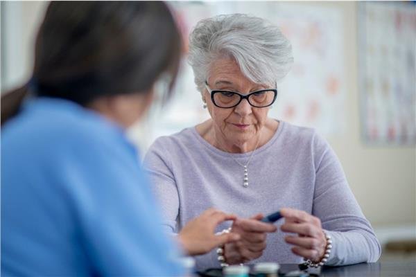 علماء يحذرون من علامات مبكرة للخرف لا علاقة لها بالذاكرة 