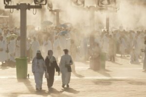 وزير الصحة: تسجيل معدلات منخفضة لحالات الإجهاد الحراري لحج هذا العام