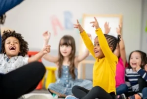 اكتشاف 96 مادة كيميائية داخل أجسام أطفال