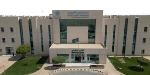 نجاح عملية لإزالة جلطة دماغية في مستشفى الدرعية دون تدخل جراحي