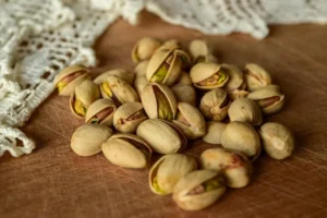 تناول الفستق ليلاً يفيد حالة ما قبل السكري