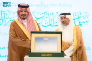 الأمير سلمان بن سلطان يتسلم شهادة اعتماد المدينة المنورة مدينة صحية للمرة الثانية