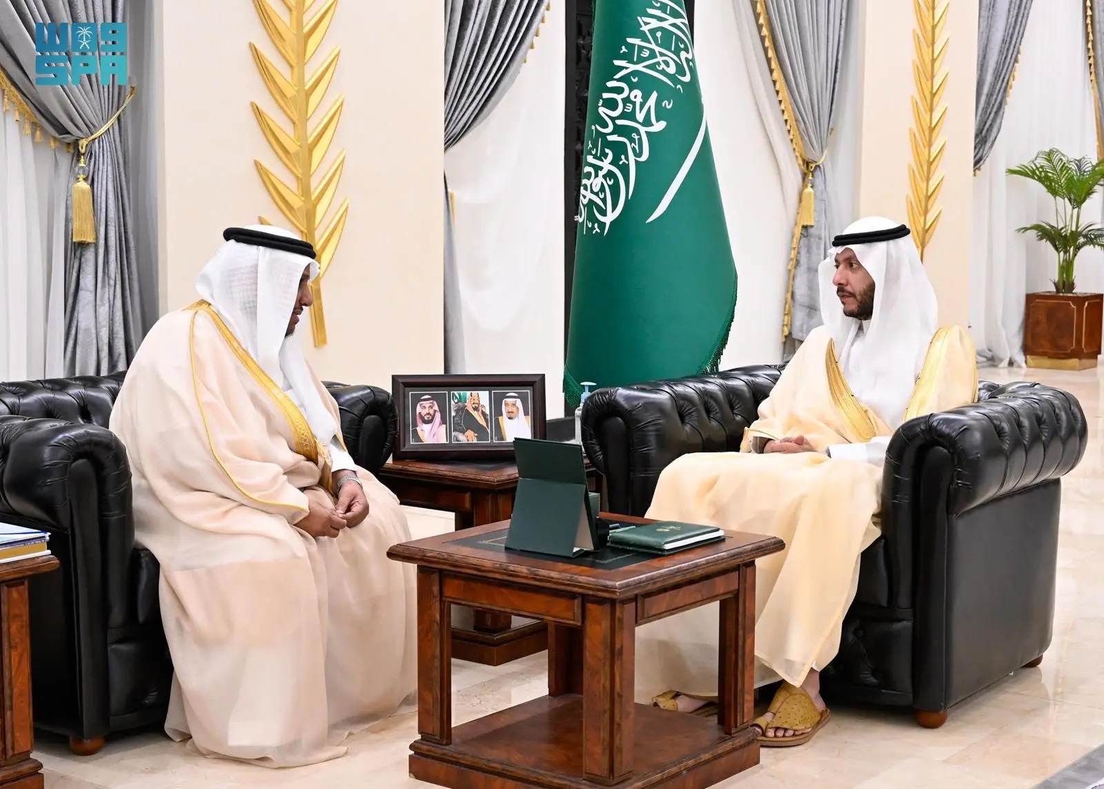 الأمير سعود بن نهار يستقبل الرئيس التنفيذي للتجمع الصحي بالطائف 
