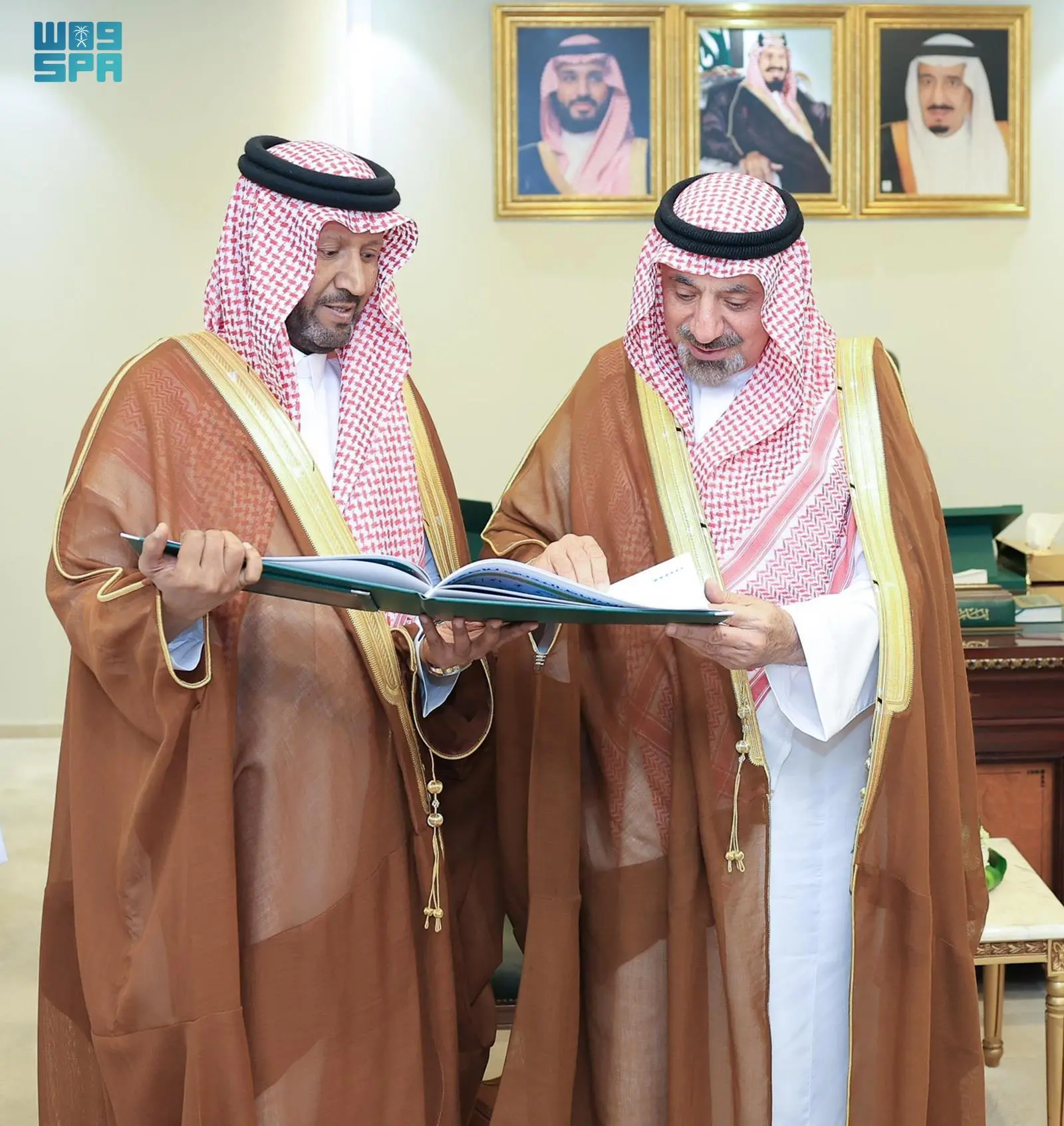 أمير نجران يستعرض تقرير مبادرة “إجازتنا وقاية” 