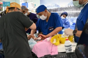 بعد نجاح المرحلتين الأولى والثانية .. بدء المرحلة الثالثة من عملية فصل التوأم السوري “سيلين وإيلين”.. 1 syam1