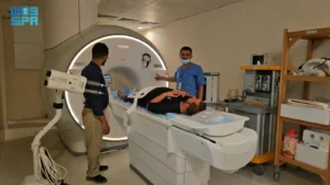 المملكة تدعم مستشفى مأرب بجهاز رنين متطور وتجهيزات صحية حديثة