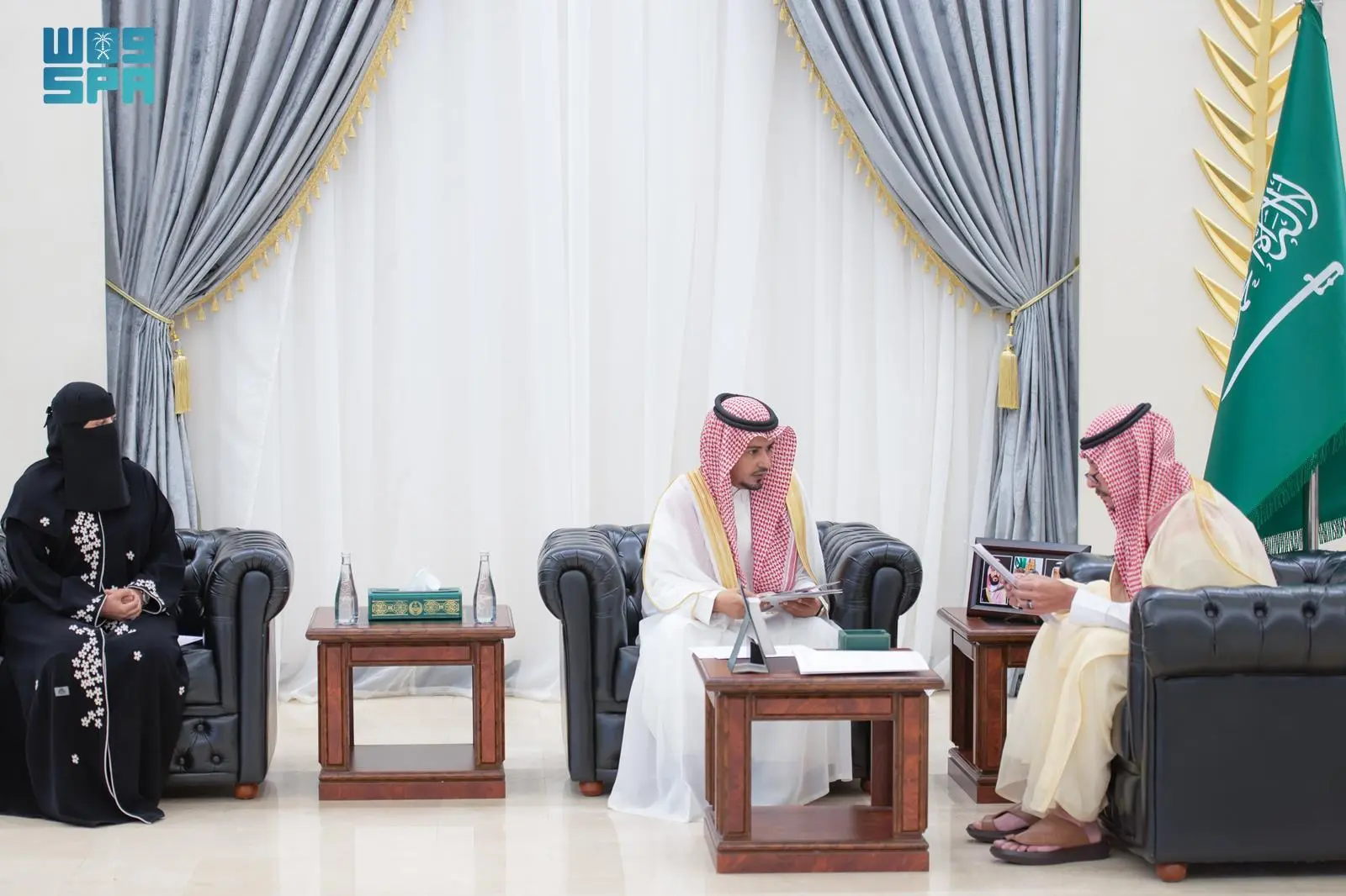 مُحافظ الطائف يطلع على تقرير برنامج المدن الصحية