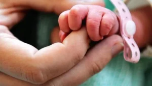 حقنة جينية واحدة قد تحمي الأطفال من الإيدز
