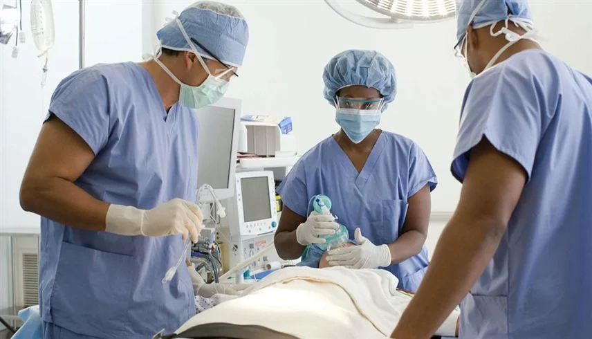 الجراحون أكثر عرضة للوفاة بالسرطان 