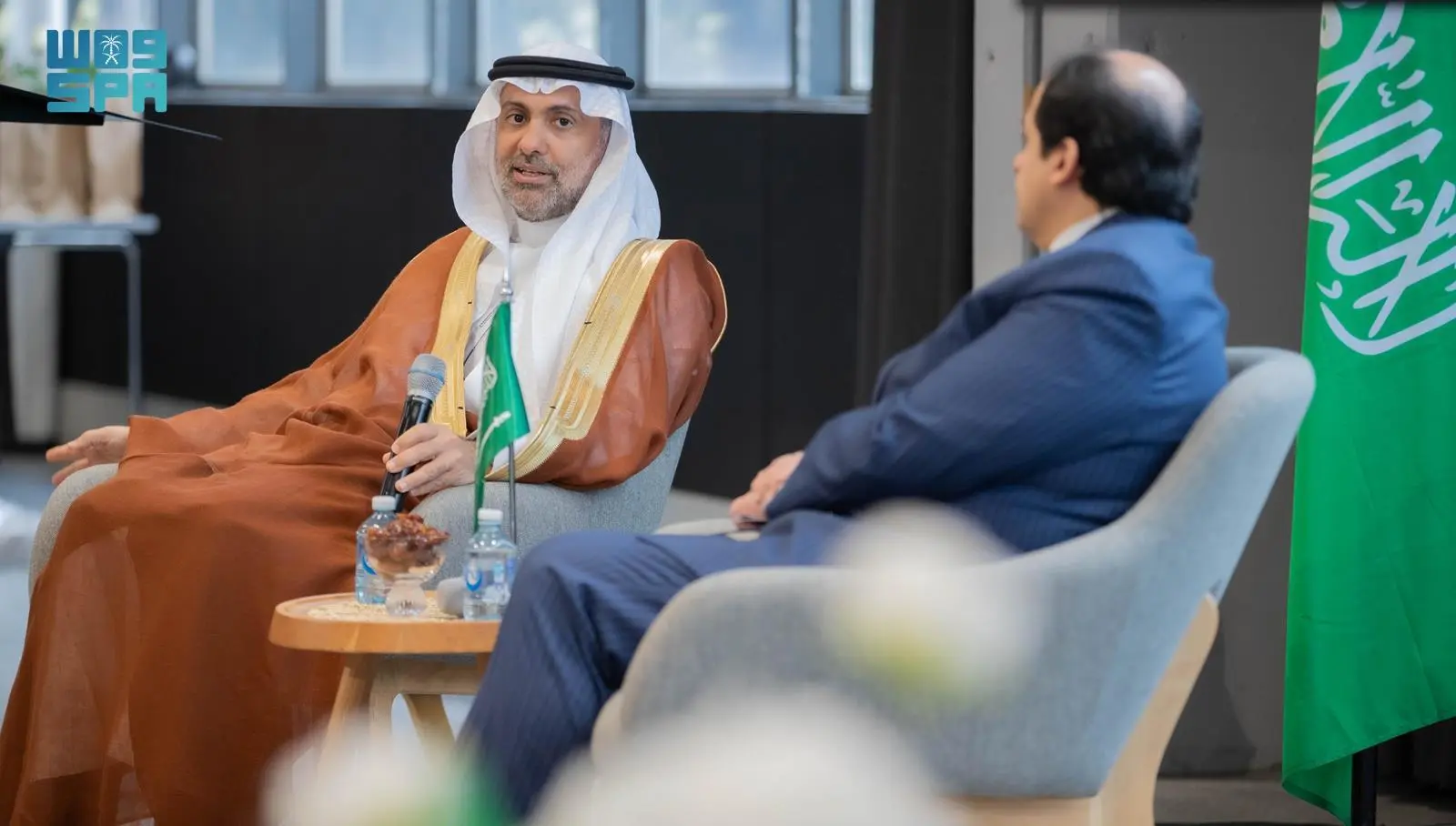 وزير الصحة يلتقي نخبة من الطلاب الدارسين من مختلف الجامعات الأسترالية 