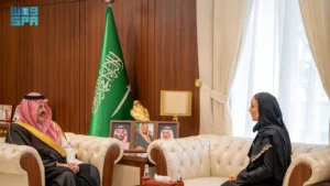 أمير حائل يستقبل استشارية جراحة العظام وجراحة الكتف بمستشفى الملك عبدالله الجامعي