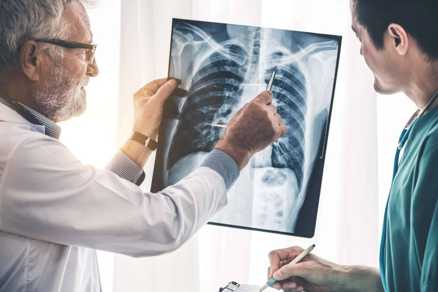 سرطان الرئة يلاحق غير المدخنين.. هذه هي الأسباب الخفية وراء تلك الظاهرة 