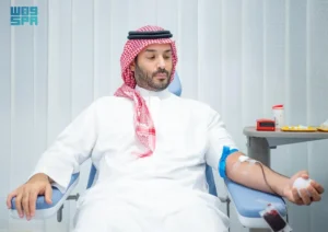 سمو ولي العهد يتبرع بالدم في بادرة كريمة.. ويُطلق الحملة الوطنية السنوية للتبرع بالدم