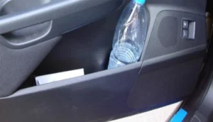 المياه المعبأة داخل السيارة قد تسبب التسمم