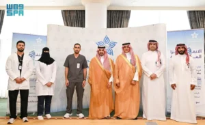 نائب أمير تبوك يُدشِّن حملة التطعيم ضد الإنفلونزا الموسمية