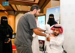 نائب أمير تبوك يُدشِّن حملة التطعيم ضد الإنفلونزا الموسمية 1 12s