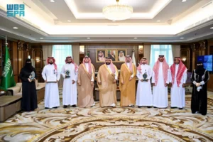 أمير منطقة جازان يستقبل الرئيس التنفيذي لتجمع جازان الصحي والفائزين بجوائز محلية ودولية