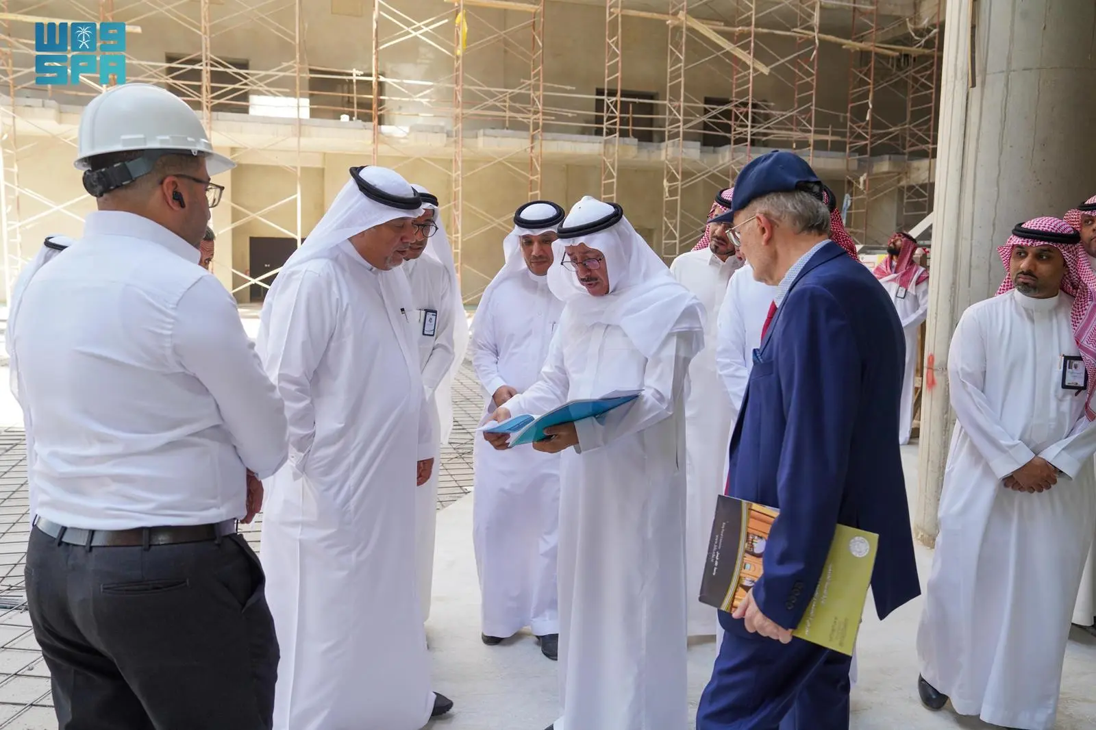 رئيس جامعة الملك فيصل يستقبل الرئيس التنفيذي لبرنامج المستشفيات الجامعية 