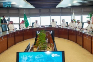 رئيس جامعة الملك فيصل يستقبل الرئيس التنفيذي لبرنامج المستشفيات الجامعية 2 7q