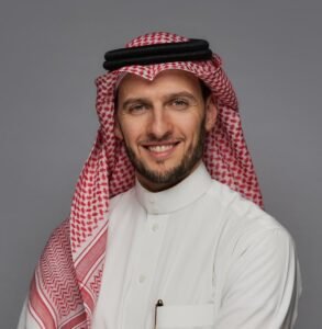 د. طارق سلامة أستاذاً مشاركاً في قسم الطوارئ بكلية الطب بجامعة الملك سعود