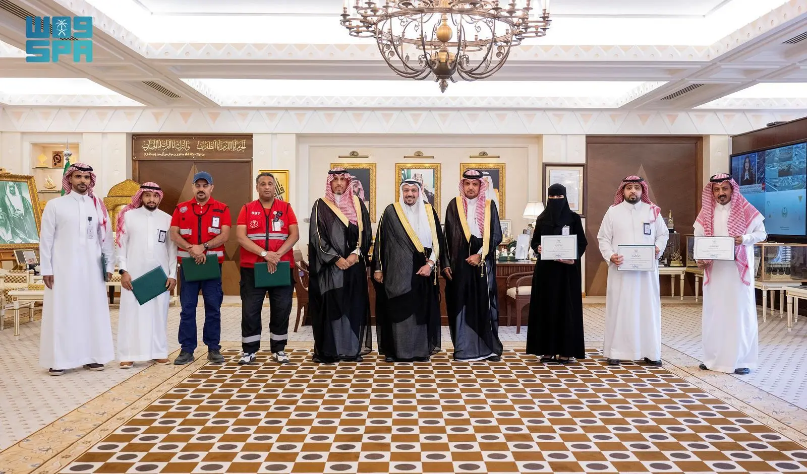 الأمير فيصل بن مشعل يتسلّم شهادة “الامتثال الإسعافي” لإمارة القصيم