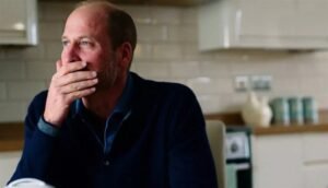 تأثر ولي عهد بريطانيا وبكاؤه تأييداً لحملة الصحة النفسية في اليوم العالمي