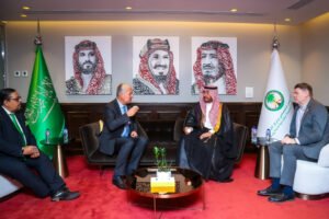 “التخصصي” و”باير إيه جي” يستكشفان فرص التعاون في تطوير العلاجات المتقدمة