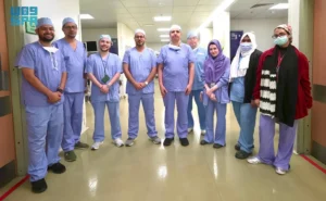زراعة سماعة عظمية لعشرينية بالمدينة الطبية بمكة المكرمة