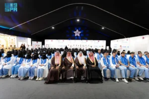 محافظ حفر الباطن يرعى تخريج 175 خريجًا من الأكاديمية الصحية