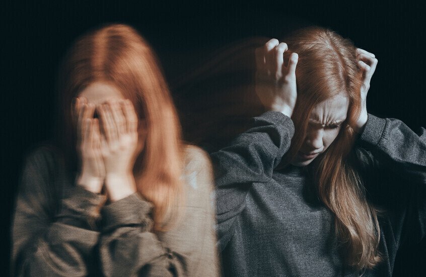 طفرة جينية واحدة.. علماء يحددون “جيناً وحيداً” مسؤولاً عن الفصام والاكتئاب 