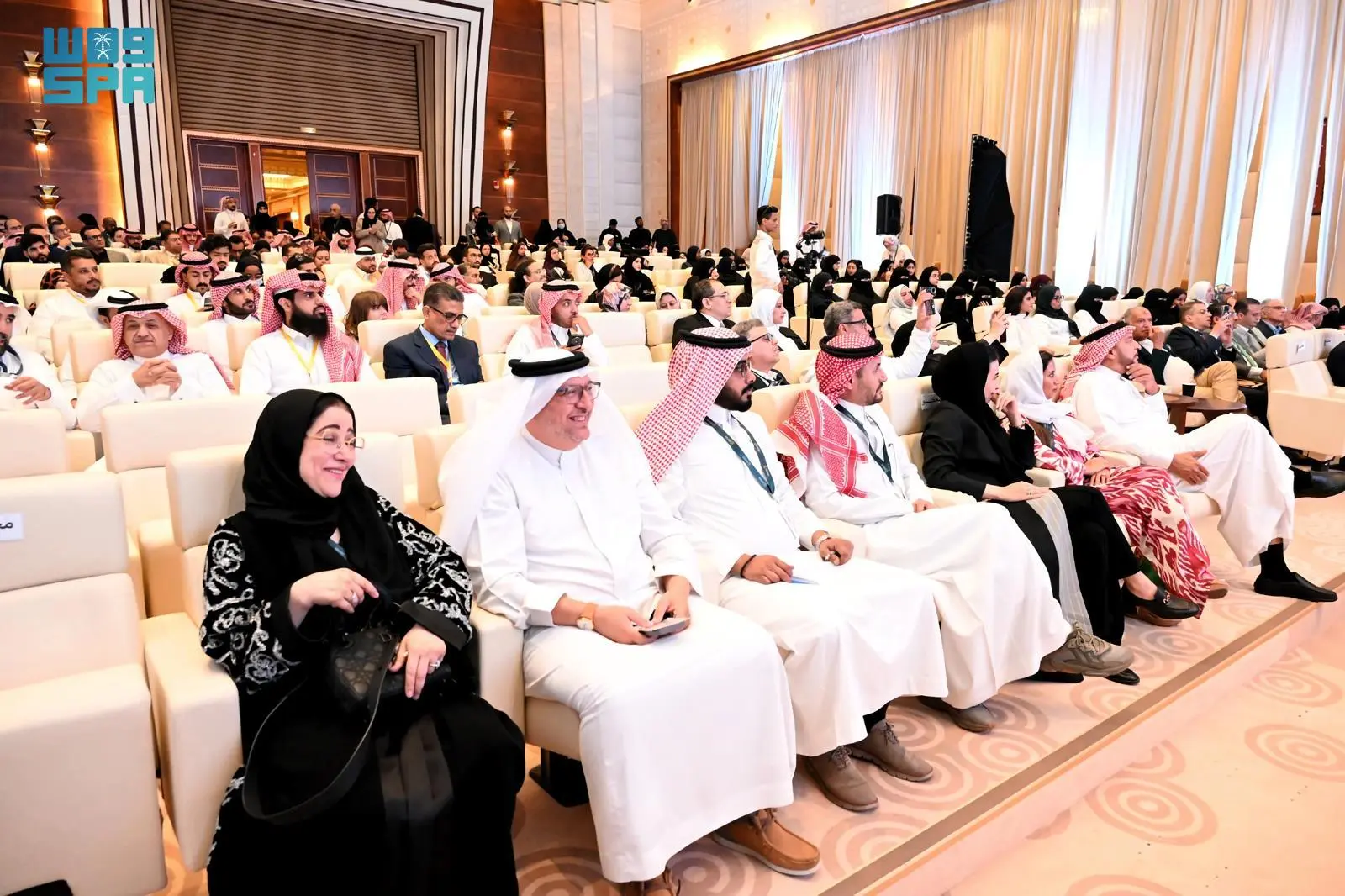 اختتام أعمال المؤتمر الدولي الثامن عشر للطب النفسي بجدة 