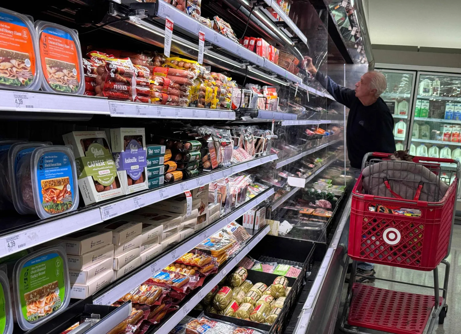 مختصون يحذرون: نقص فيتامين B12 قد يسبب تلفاً عصبياً وأعراضاً خطيرة 