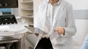 أربعة اختبارات أساسية يوصي بها الأطباء للكشف المبكر عن السرطان