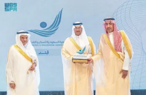 مُحافظ الأحساء يُدشِّن مبادرتي “سكرك بأمان” و”الشرقية مبصرة”