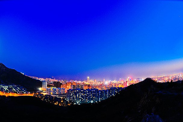 الضوء الصناعي ليلاً يزيد نشاط التوتر في الدماغ ويرفع خطر أمراض القلب 