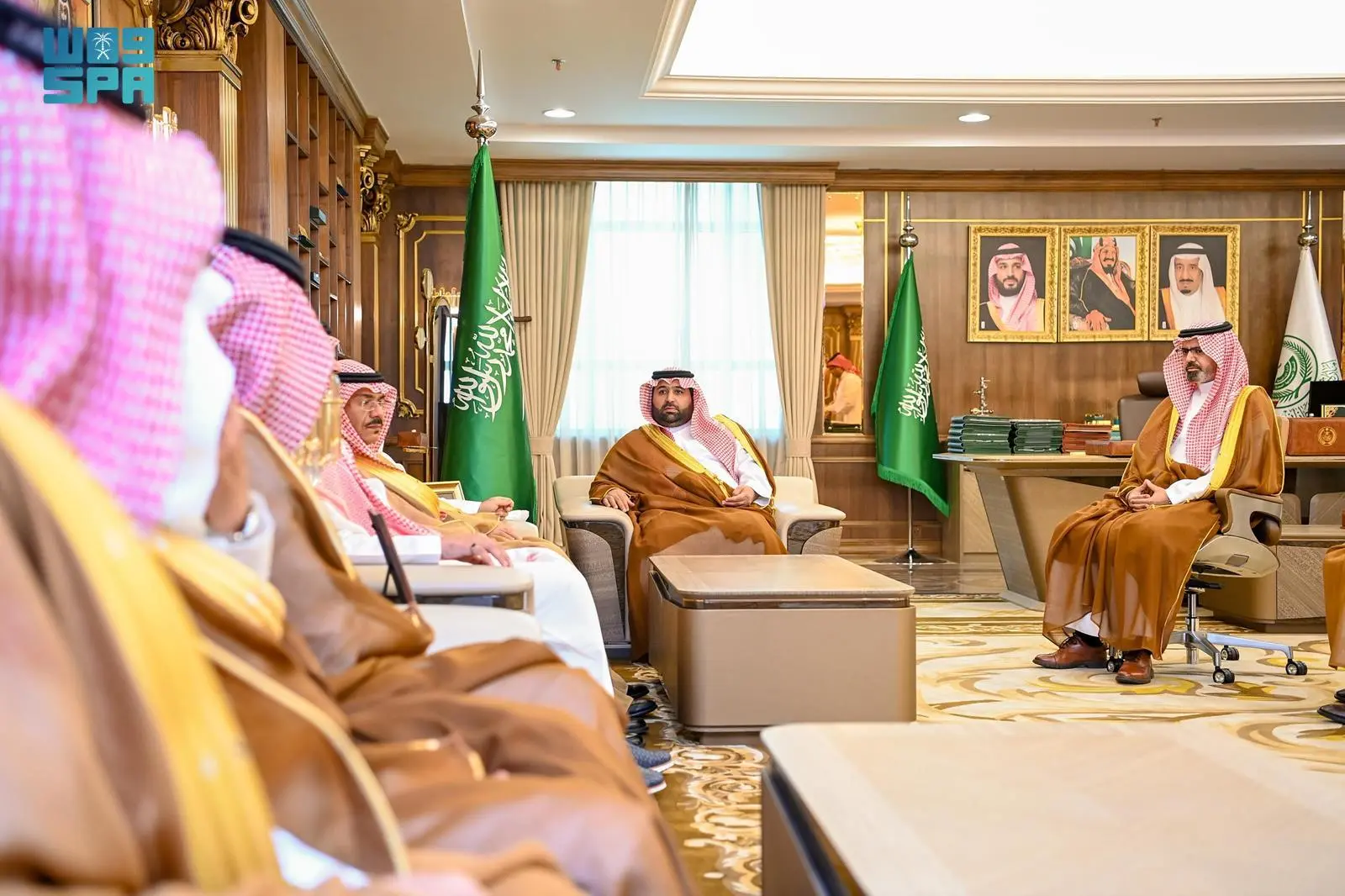 أمير جازان ونائبه يبحثان مع وزير الصحة خطط تطوير ورفع كفاءة الخدمات الطبية بالمنطقة 