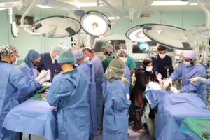 نجاح عملية فصل التوأم السيامي الجامايكي (أزاريا وأزورا)