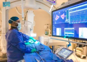 ريادة سعودية: التخصصي يعيد بناء شريان أورطي بطُعم بيولوجي مبتكر