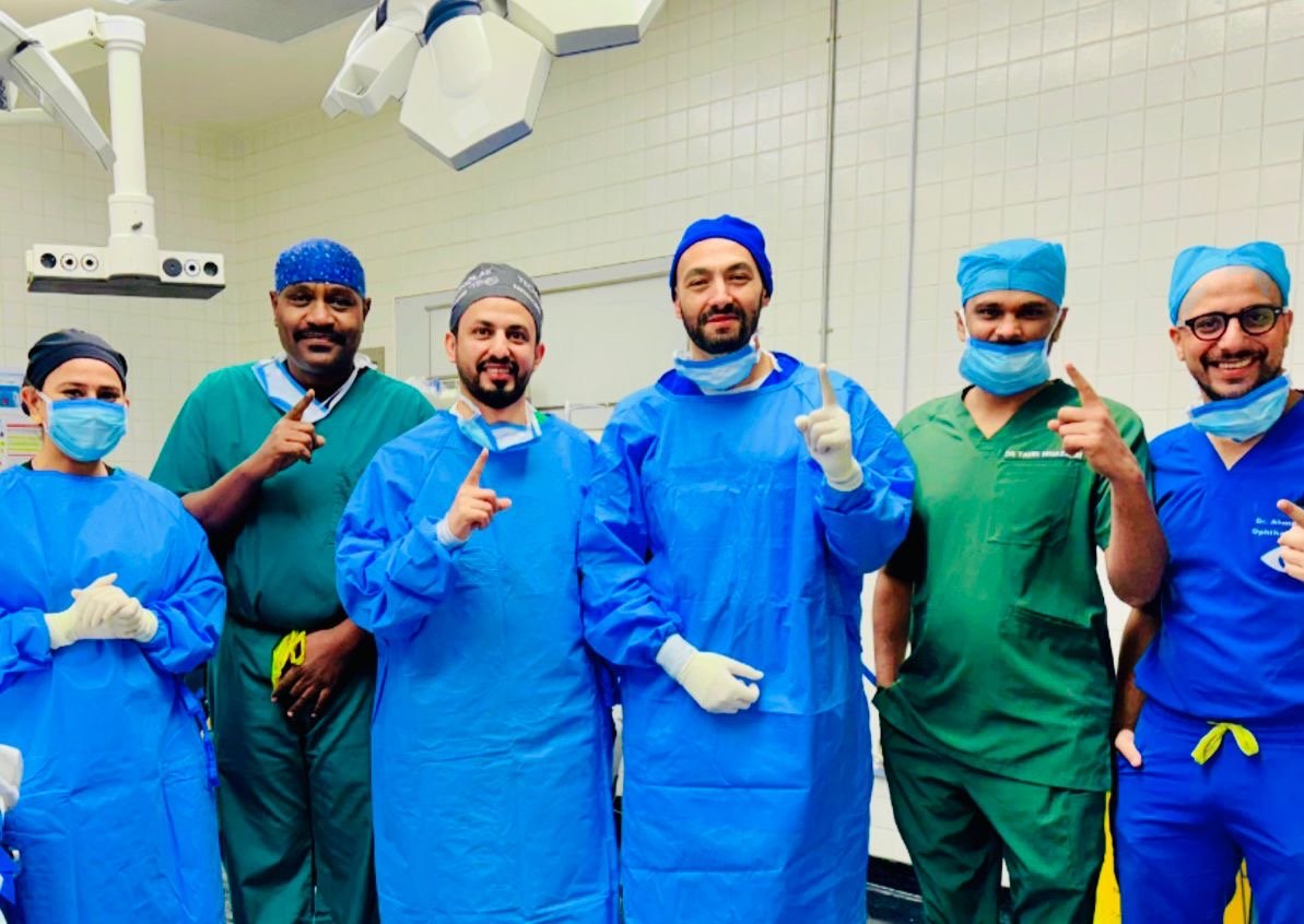 مستشفى الملك سلمان يعيد الإبصار لمريضة بعد سنوات.. نجاح أول زراعة قرنية جزئية 