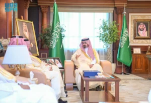 نائب أمير جازان يؤكد أهمية تنسيق الجهود وتعزيز الرقابة على الصحة