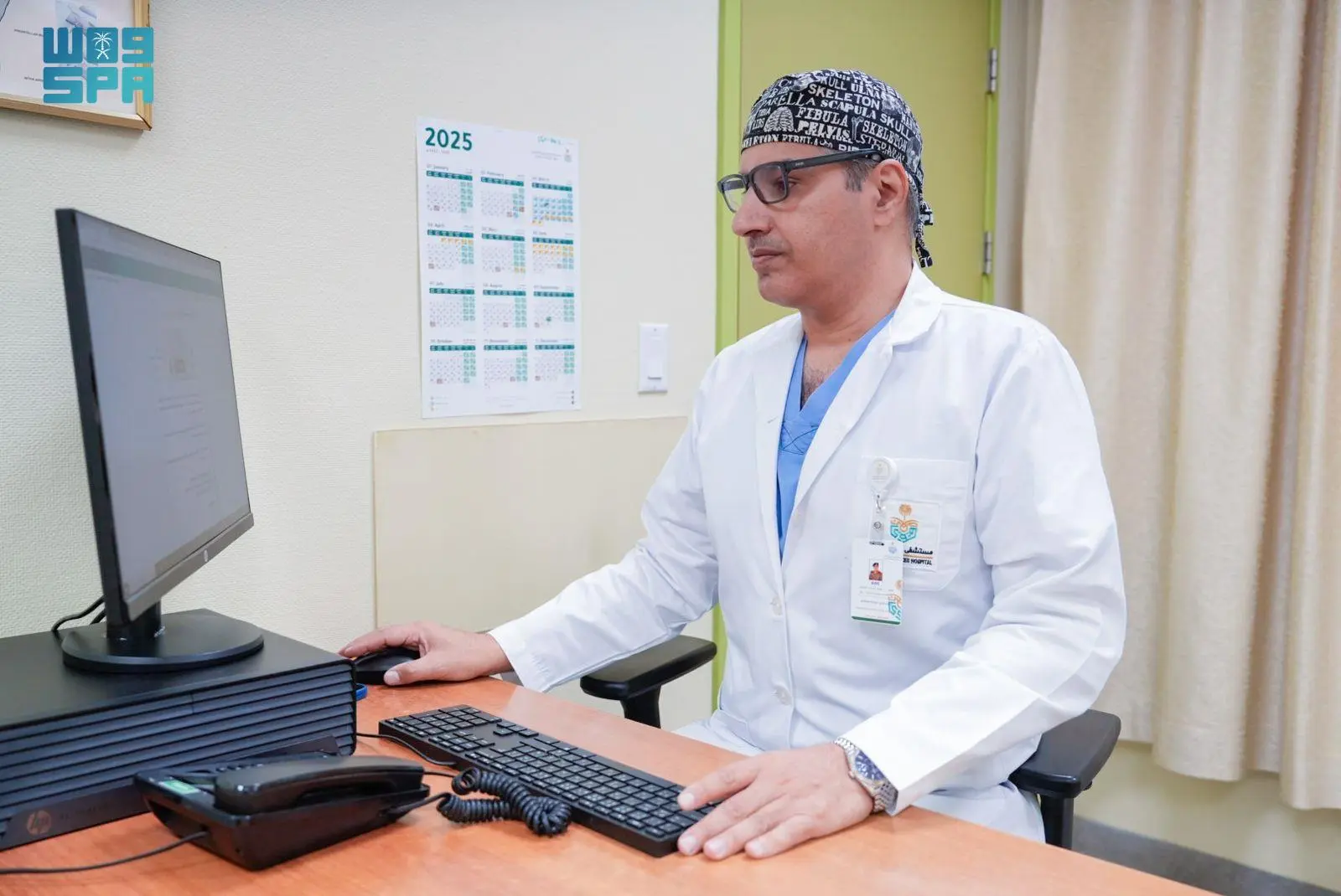 استشاري جراحة العظام في وزارة الداخلية يحصل على براءة اختراع لجهاز إنقاذ إصابات الحوض في الحوادث الشديدة 