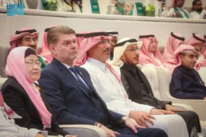 مستشفى الملك فيصل التخصصي ومركز الأبحاث يحتفي بالموظفين الرواد لعام 2025