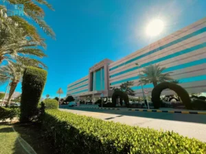 استبدال الصمام الأورطي دون تدخل جراحي ينقذ حياة مواطنة بمدينة الملك عبدالله الطبية