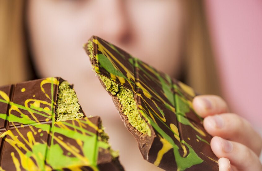 تحذير عاجل من هيئات بريطانية: شوكولاتة دبي المقلدة قد تكون قاتلة للحساسية 