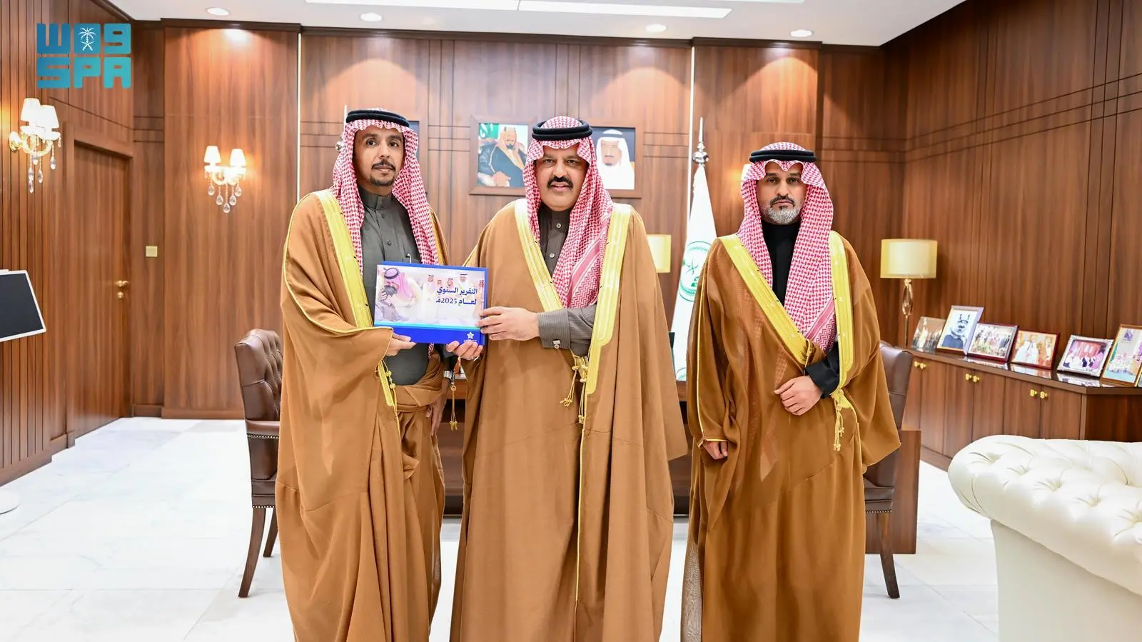 أمير حائل يستقبل مدير عام فرع وزارة الصحة بالمنطقة والرئيس التنفيذي لتجمع حائل الصحي 