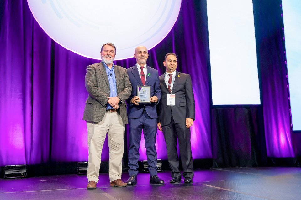 “التخصصي” يحصل على جائزة “أبكس” للتميّز من الجمعية الأمريكية للرعاية التنفسية 