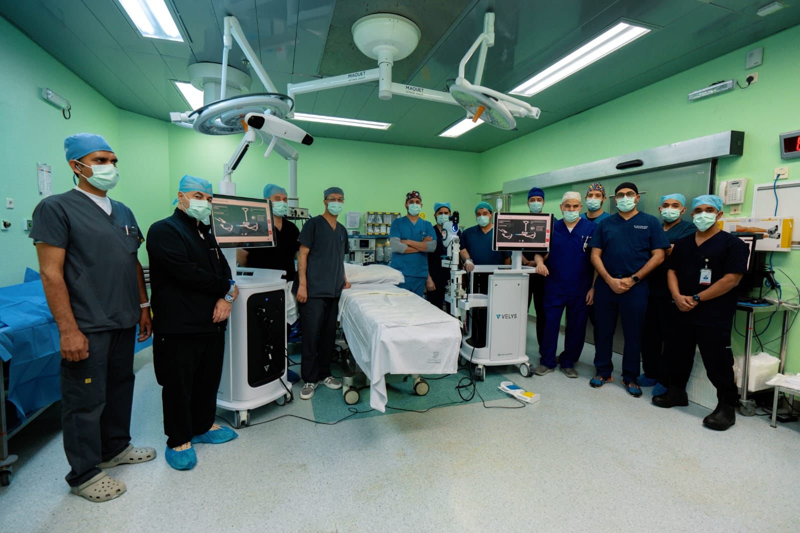 استبدال مفصل الركبة باستخدام أحدث تقنيات الروبوت: دقة متناهية، سرعة في التعافي، وكفاءة في الحركة 